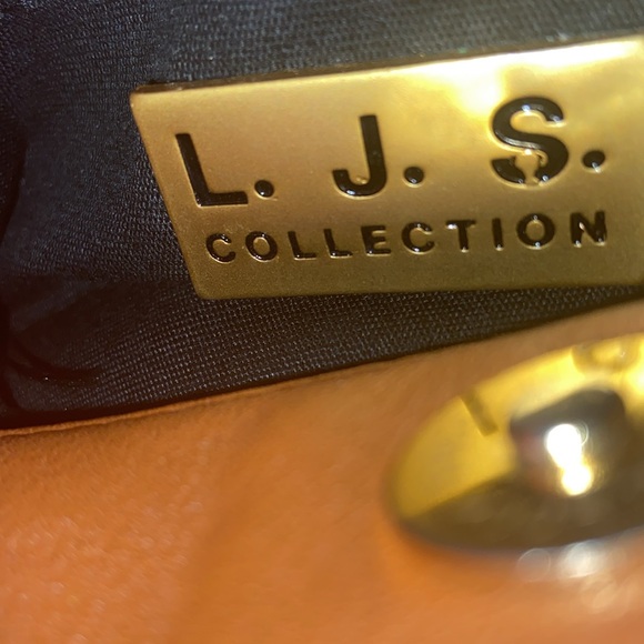 L.J.S. Purse - Picture 4 of 5